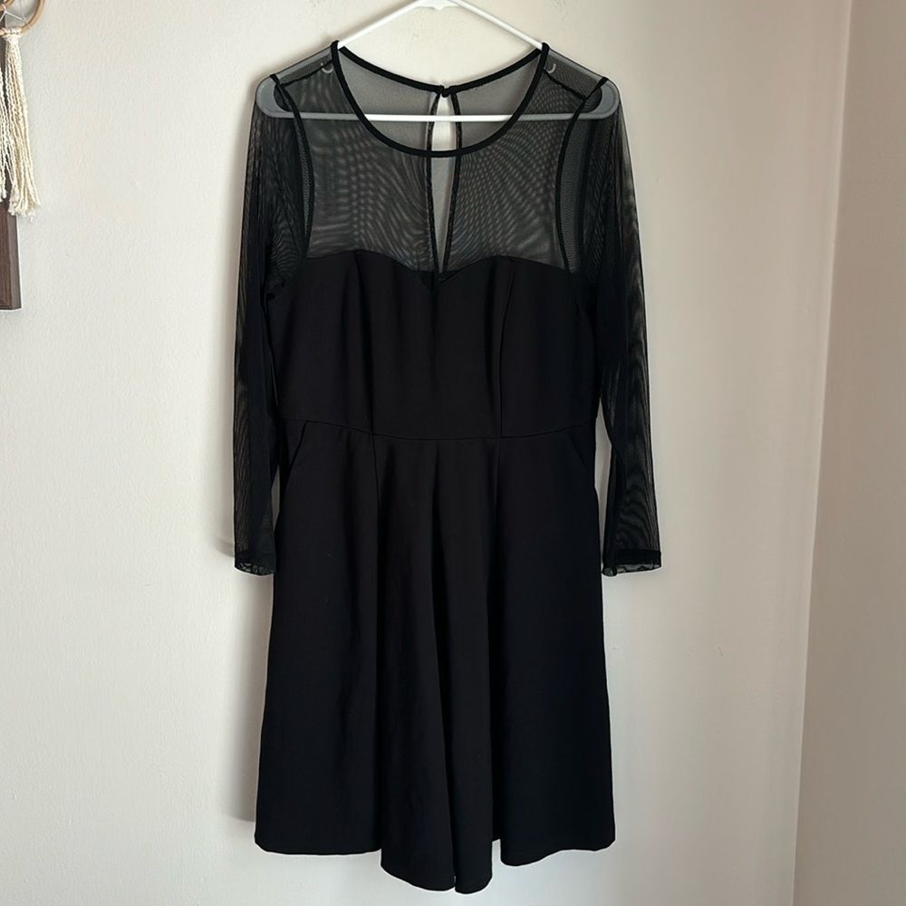 Torrid Women’s black sheer mesh top sweetheart long sleeve pocket dress size 10